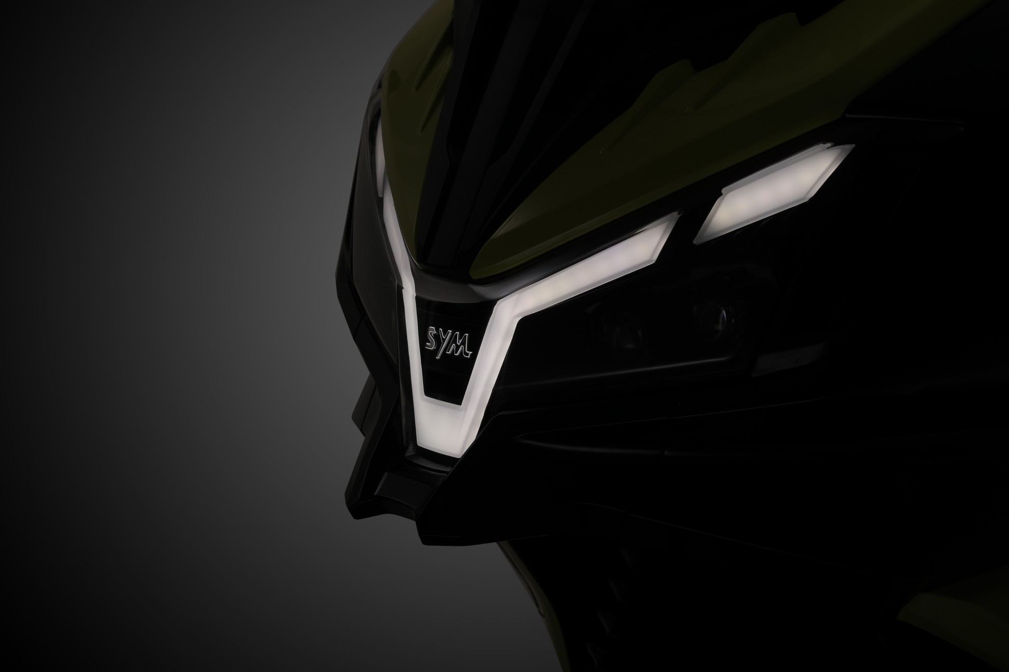 ADX_300_HEADLIGHTS2
